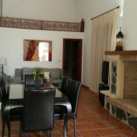 Country House Cortijo De La Fuente La Bobadilla Екстериор снимка